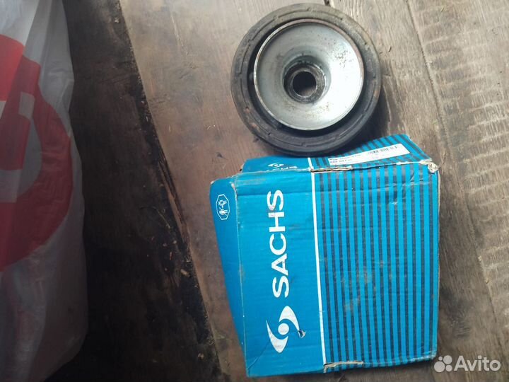 Запчасти на чёрном амулет а15