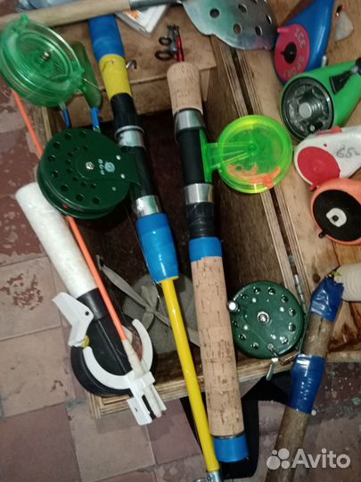 Ящик рыбацкий+пренодлежности