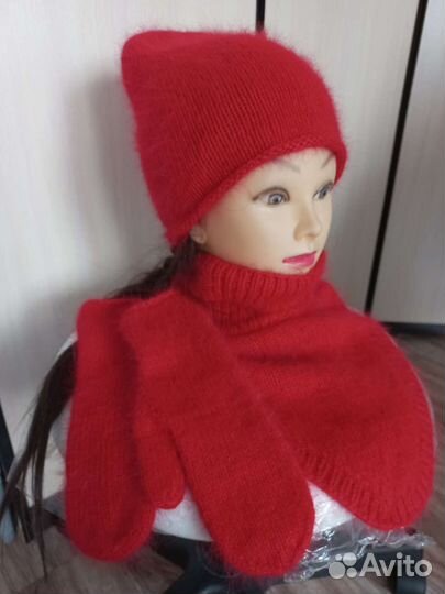 Комплект из пуха норки (бини, снуд, варежки)