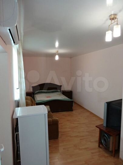 Комната 15 м² в 8-к., 2/2 эт.