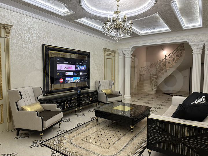 Дом 350 м² на участке 5,5 сот.