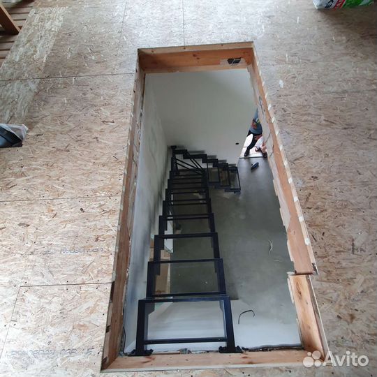 Металлокаркас лестницы