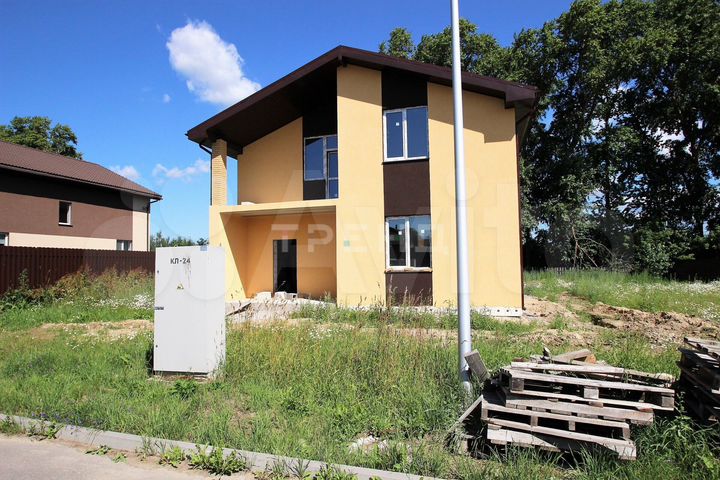 Коттедж 242,6 м² на участке 10 сот.