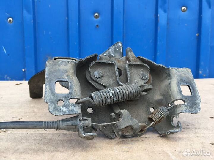 Замок капота Mazda Tribute 1 3.0 AJ 2001