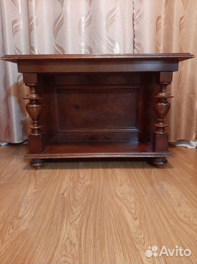 Старинная антикварная мебель