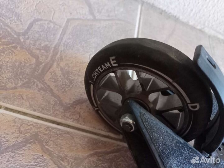 Трюковой самокат TT eddy