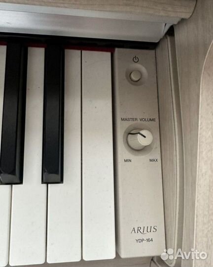 Цифровое пианино Yamaha ydp164