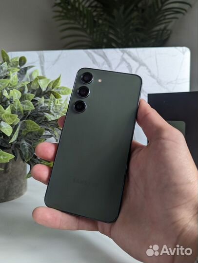 Samsung Galaxy S23, 8/512 ГБ