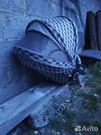 Переноска для детей в машину или на дачу