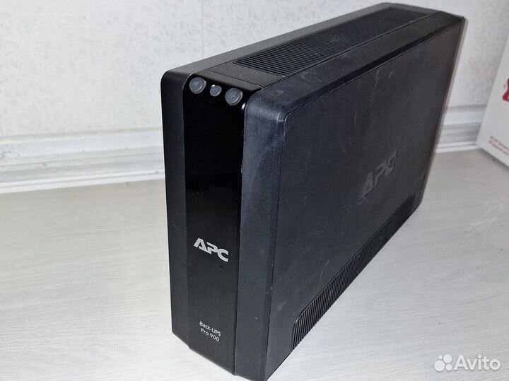 Источник бесперебойного питания apc