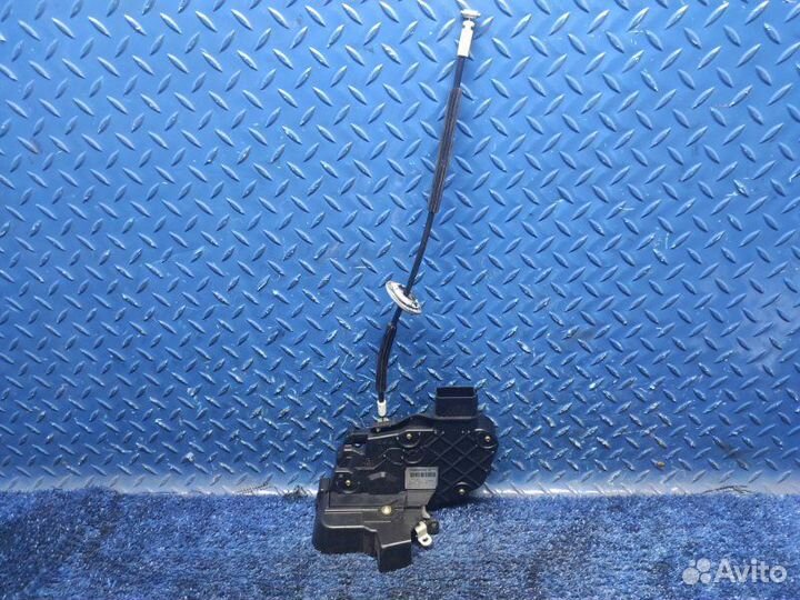 Замок двери задний правый Land Rover Discovery 3