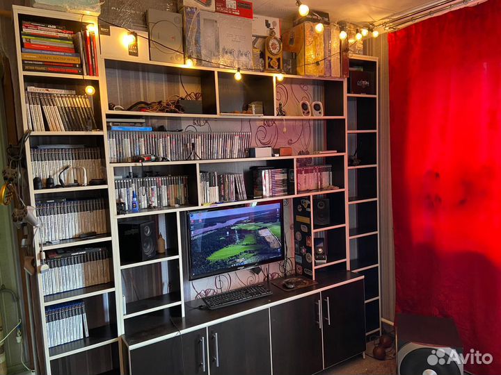 Стеллаж, полка,стенка для дисков и приставок