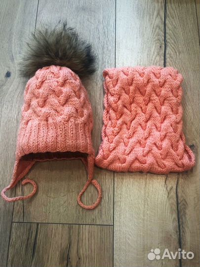 Комплект ручной работы шапочка + снуд