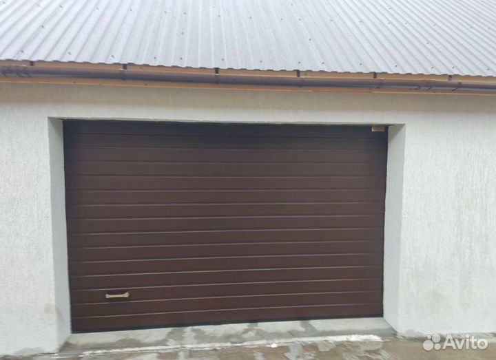 Секционные ворота