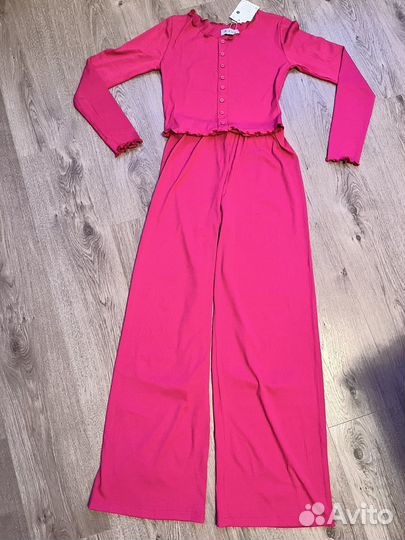 Ярко-розовый костюм, размер 42-44