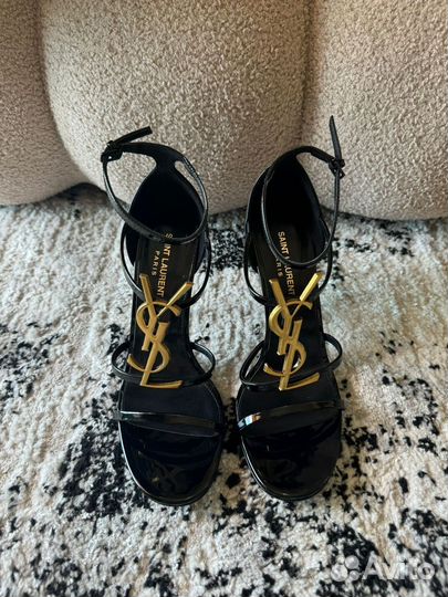 Туфли Yves Saint Laurent