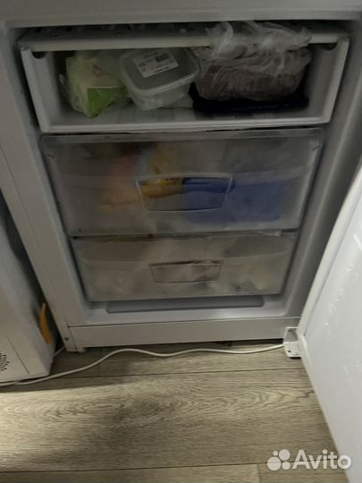 Холодильник бу indesit