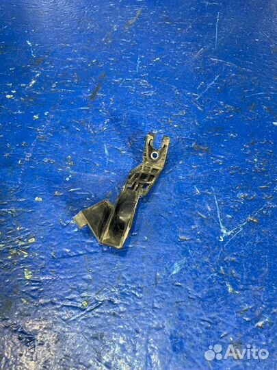 Защита датчика абс передняя правая Mercedes-Benz