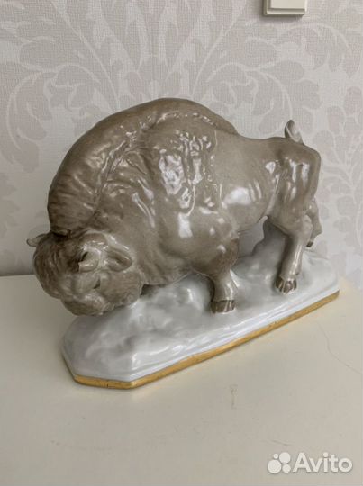 Бизон, фарыоровая скульптура, дфз