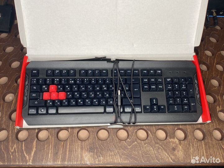 Игровая клавиатура bloody q100
