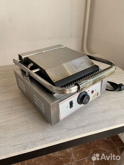 Гриль контактный прижимной