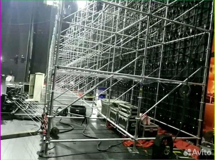 Строительные леса для сцен Layher траверсы/подиумы