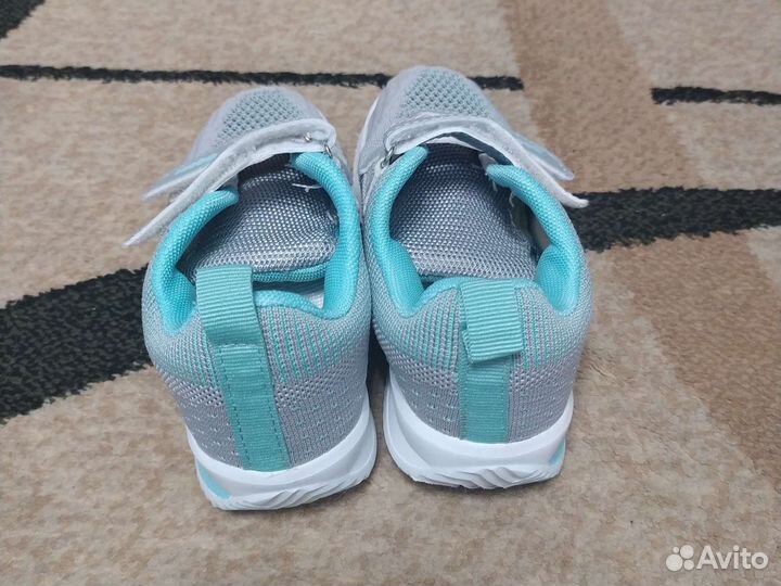 Кроссовки детские