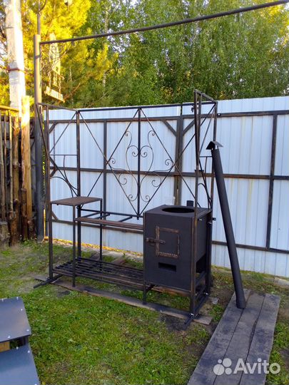 Летняя кухня под крышей