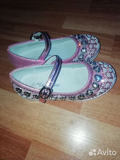 Туфли для девочки 27, 29, 28размер