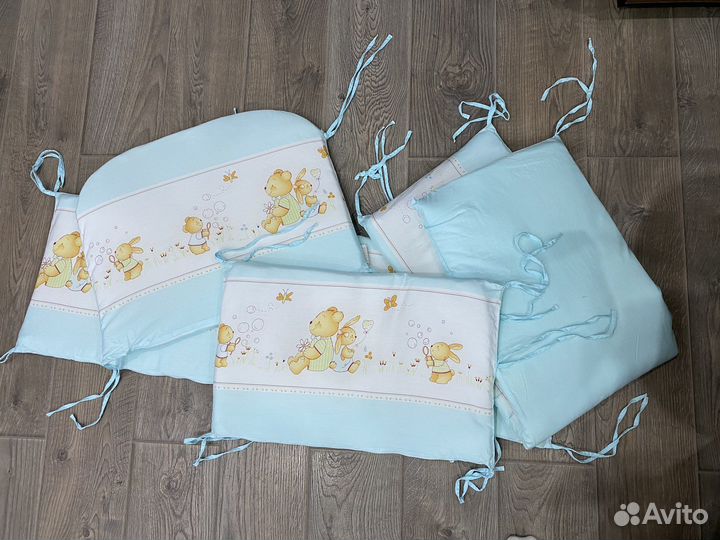 Бортики в кроватку с балдахином