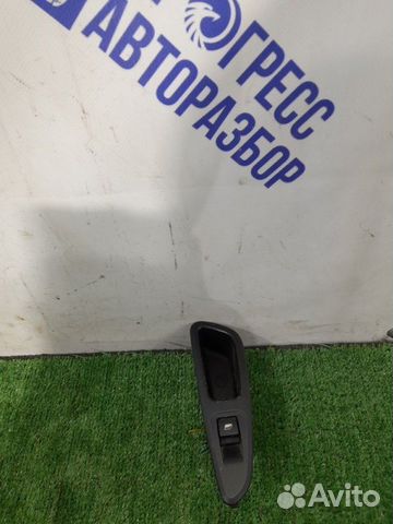 Кнопка стеклоподъемника задняя правая Peugeot 308