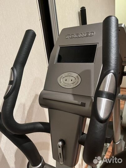 Эллиптический тренажер torneo