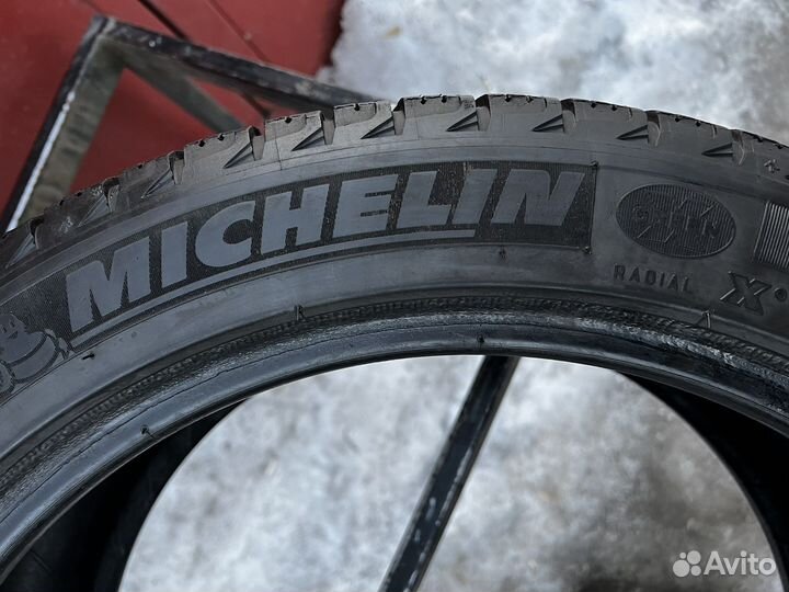 Michelin X-Ice XI3 235/45 R18 98H