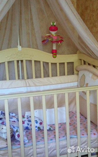 Детская кроватка с маятником бу