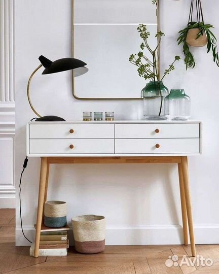 Туалетный столик консоль