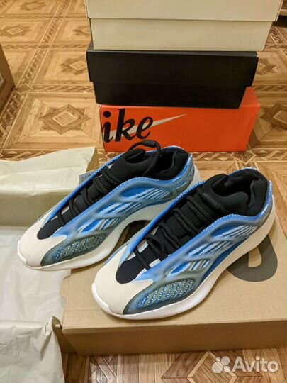 Adidas yeezy boost 700 кроссовки