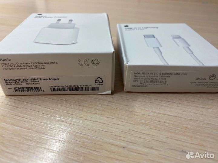 Оригинальная зарядка на iPhone