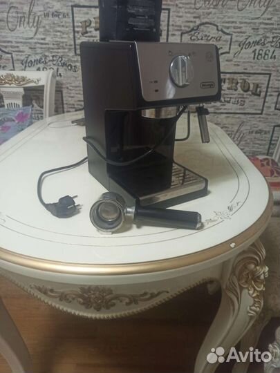 Кофеварка рожковая delonghi