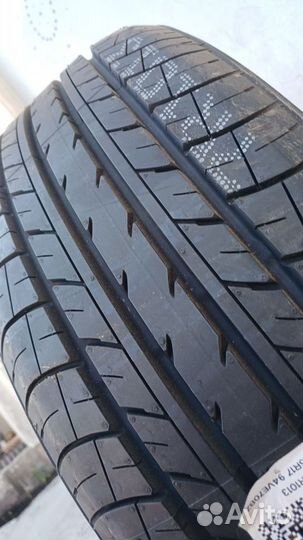 Yokohama BluEarth E70BZ 215/55 R17 94V