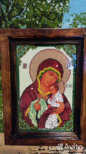 Икона в киоте