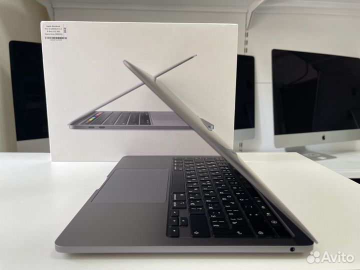 MacBook Pro 13 2020 i5 8/500 в коробке, АКБ 100%