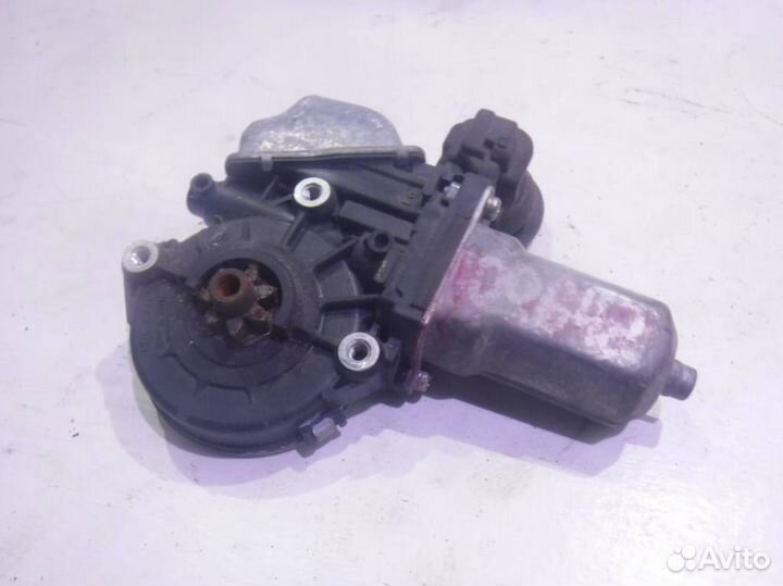 Моторчик заднего правого стеклоподъемника