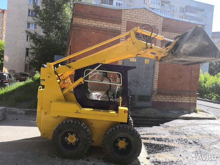 Требуется водитель на мини погрузчик мксм 800 с оп