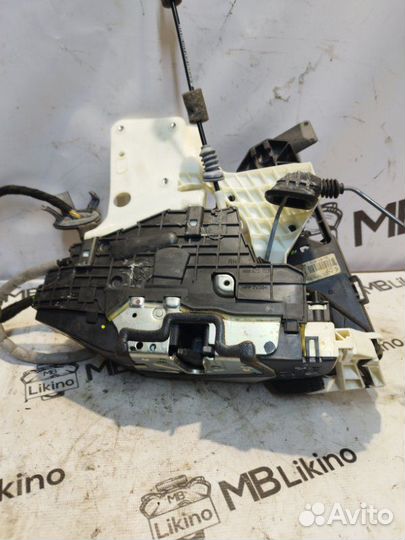 Замок двери передний правый Mercedes S-Class W221