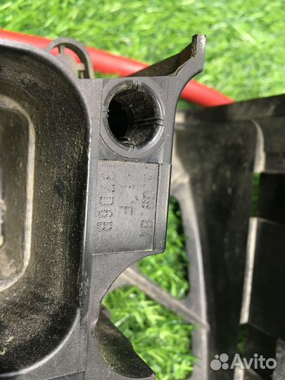 Корпус блока предохранителей Opel Astra H