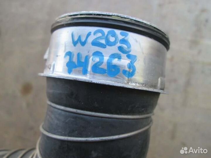 Патрубок интеркулера Mercedes-Benz C230 W203