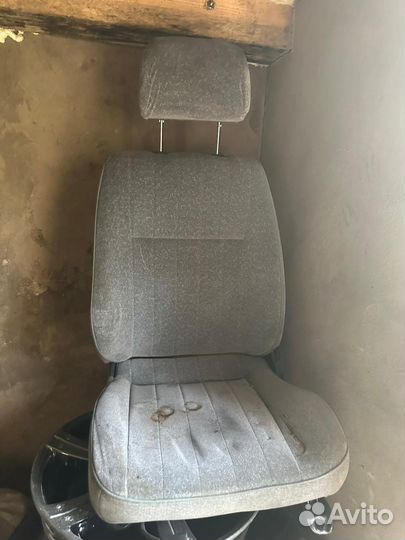 Передние сиденья от toyota