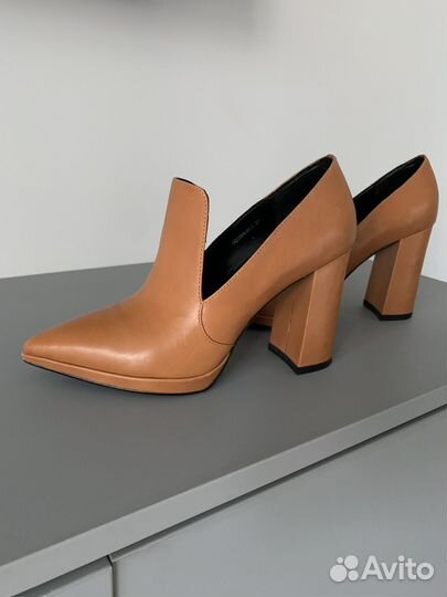 Ботильоны кожаные Basconi