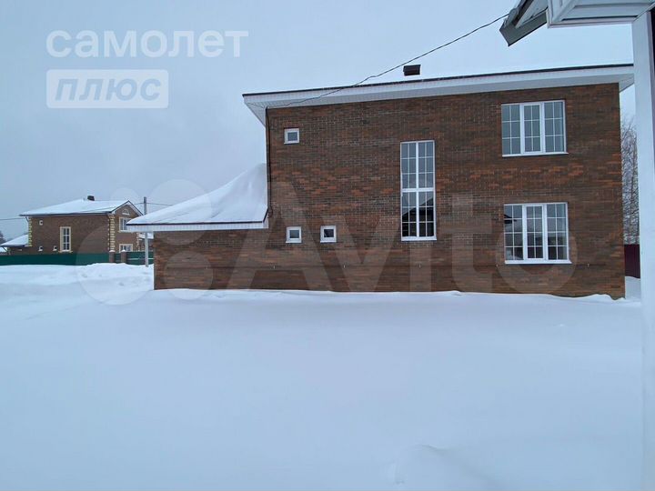 Коттедж 180 м² на участке 14,9 сот.