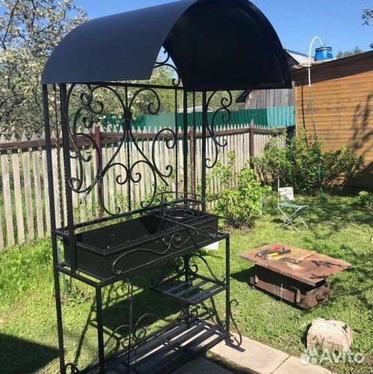 Мангал с крышей кованный